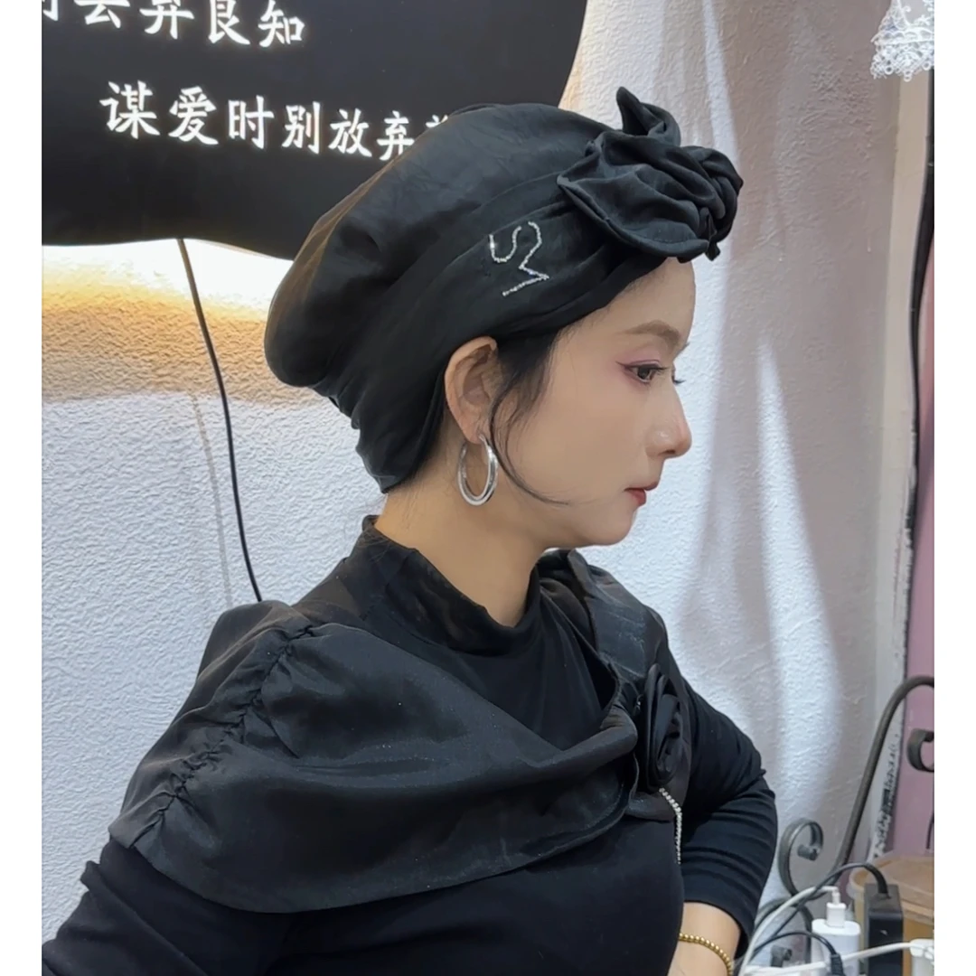 DIY款黑色皮质包头帽子