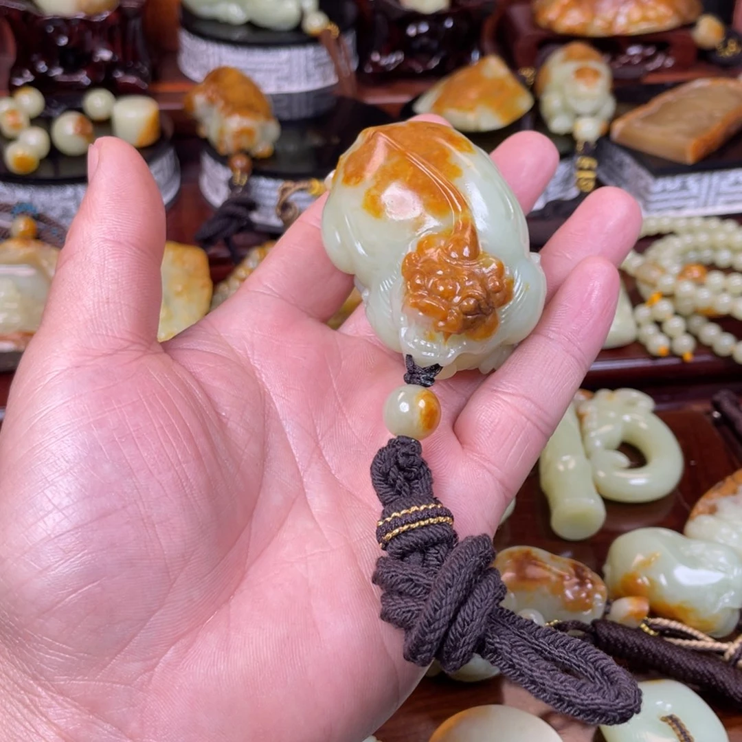 岫岩河磨玉（透闪石质玉）把件未镶嵌