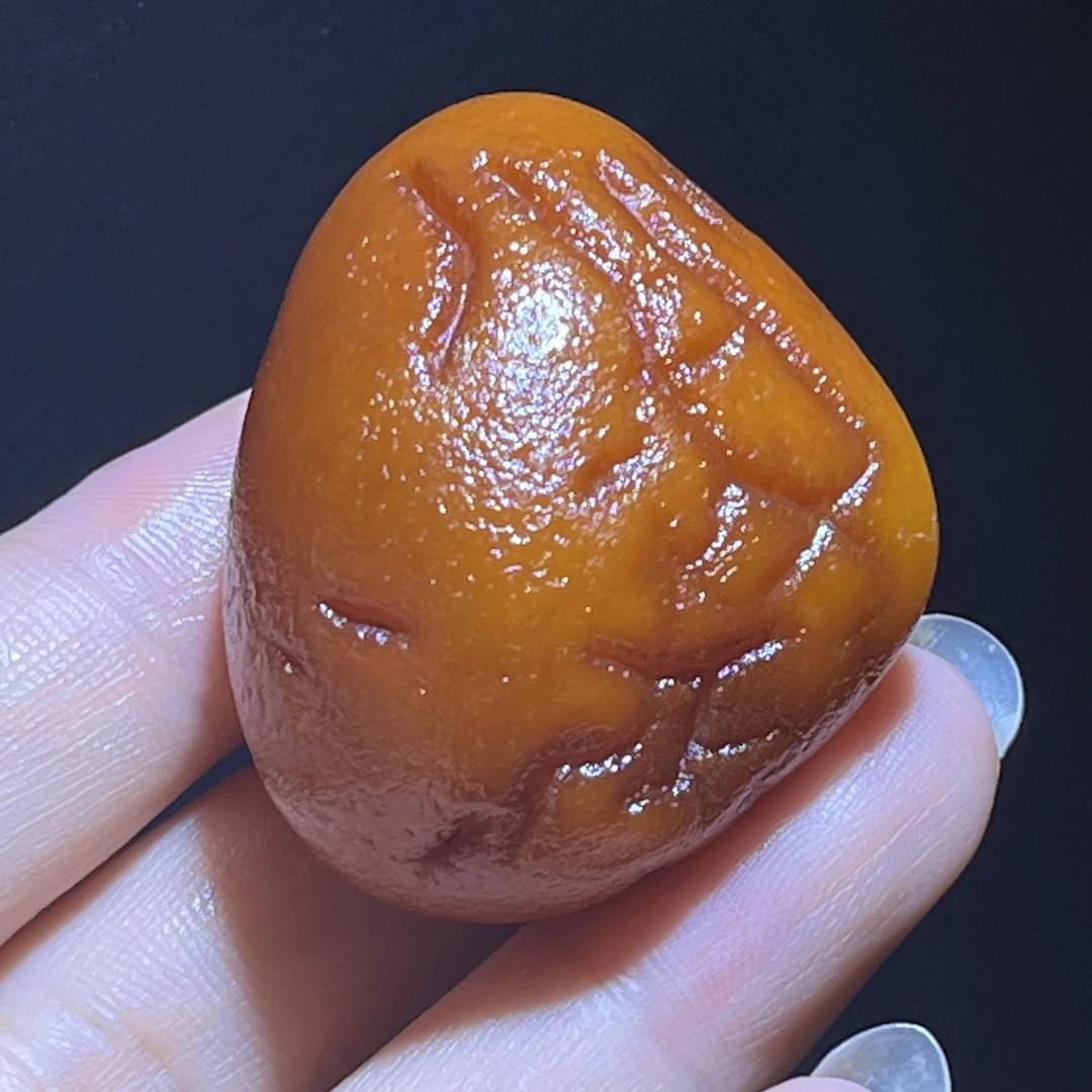 天然蜜蜡全皮山水纹随型海漂吊坠重16.75克
