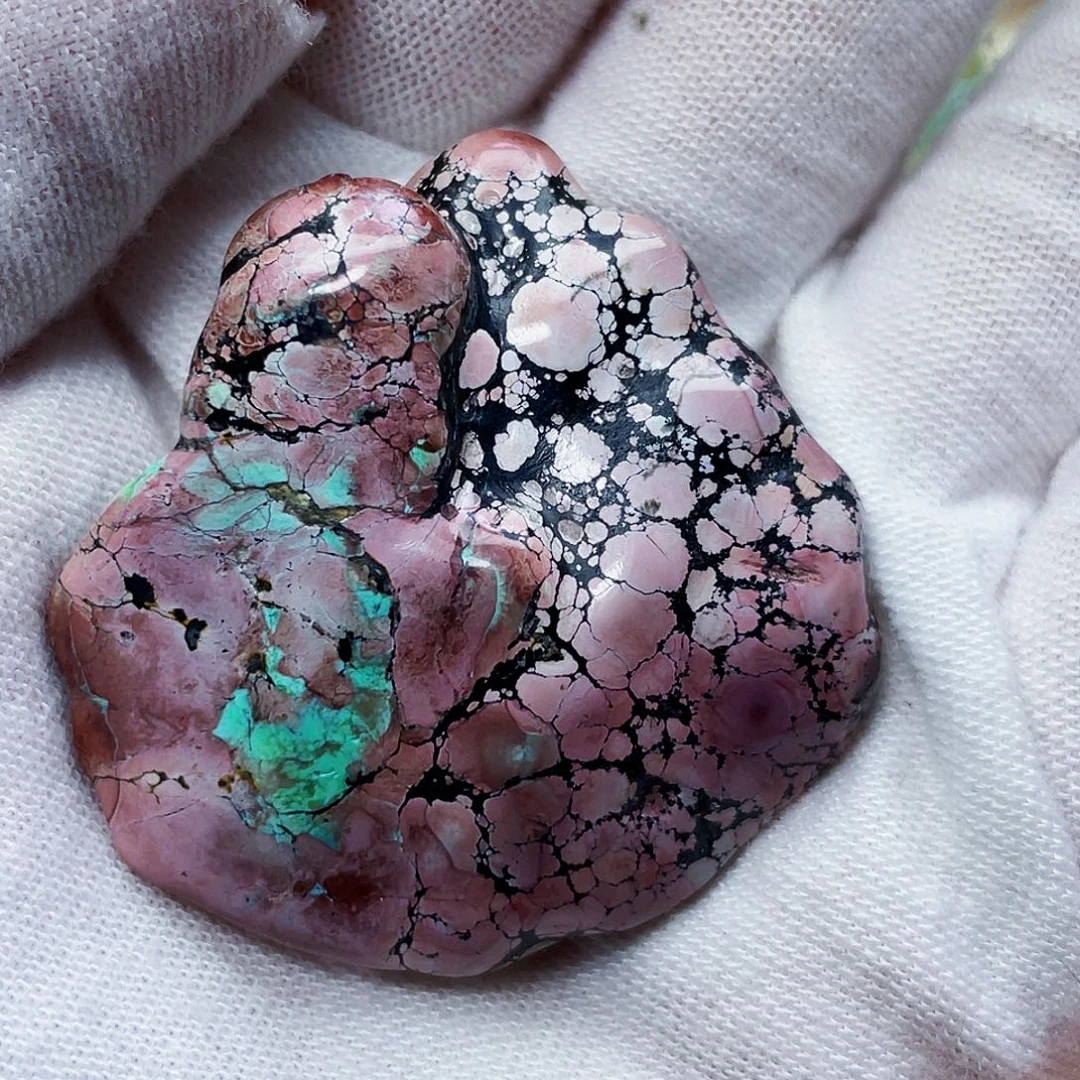 绿松石未镶嵌颈饰