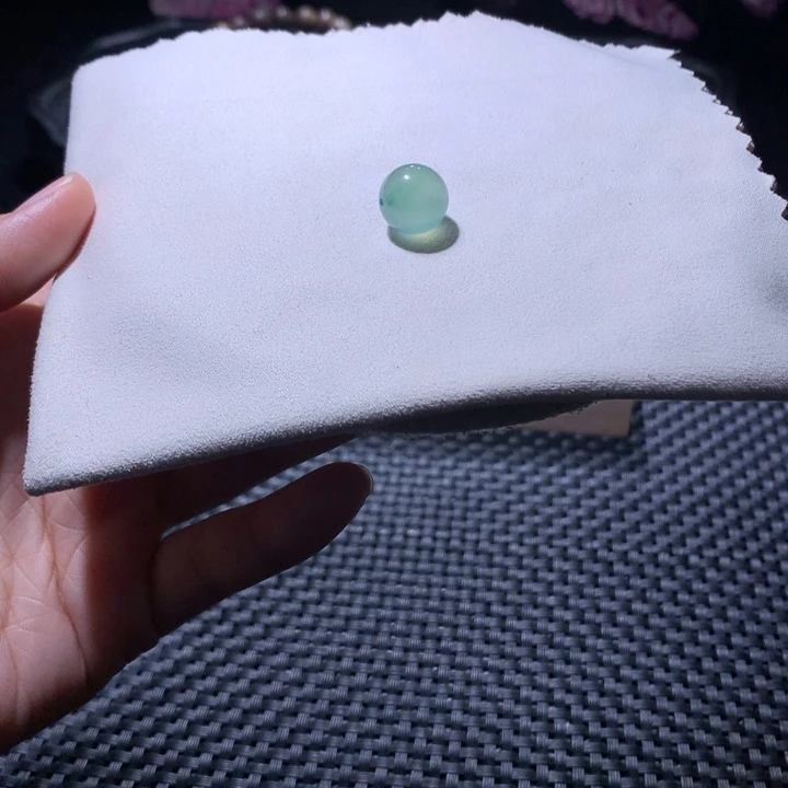 翡翠散珠冰绿飘金丝绿卡12