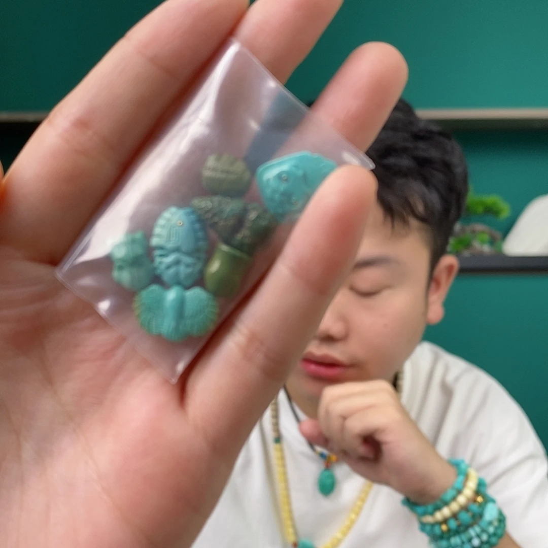 绿松石未镶嵌珠宝奇石