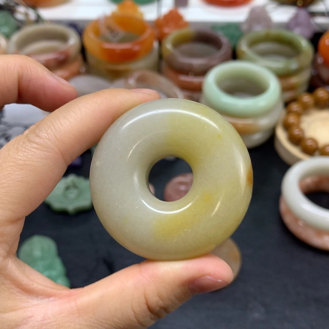 石英质玉挂件未镶嵌