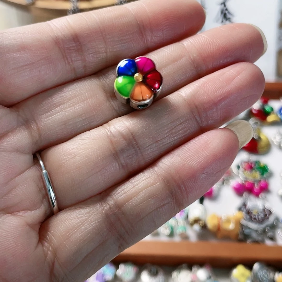 珐琅吊坠足银太阳花