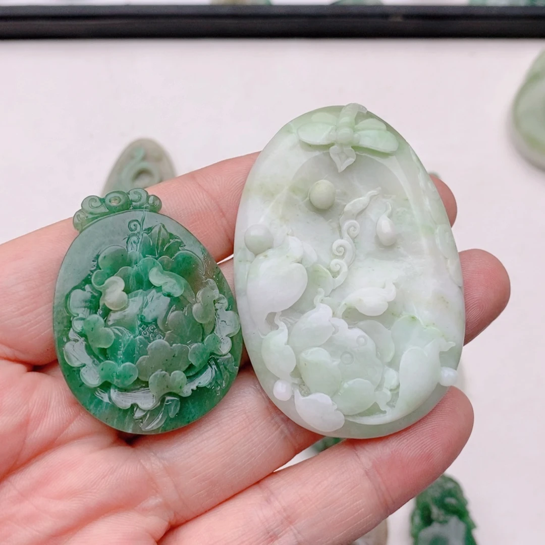 沙***洲独山玉未镶嵌颈饰