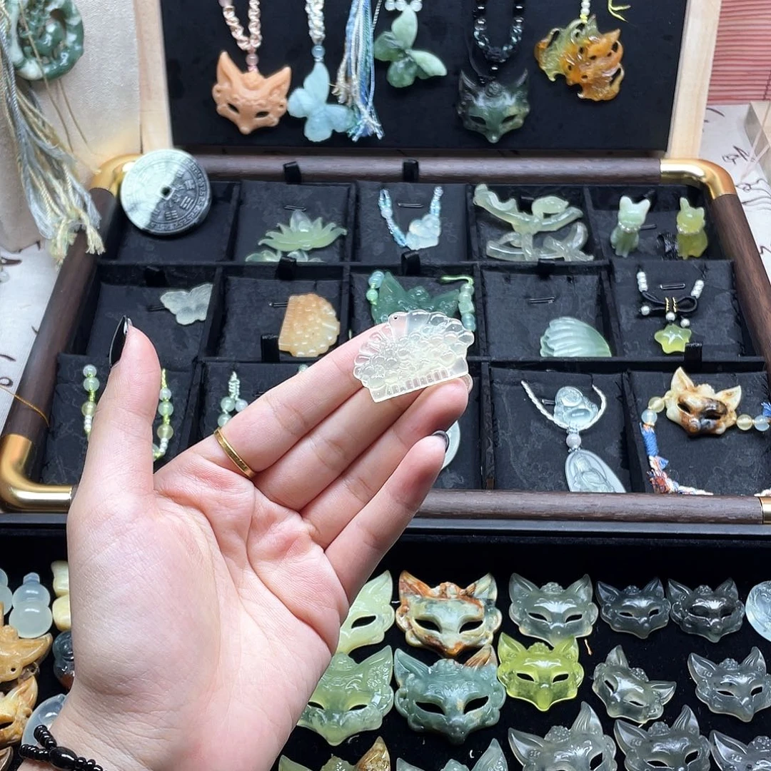 未镶嵌蛇纹石玉颈饰一书百顺不退不换