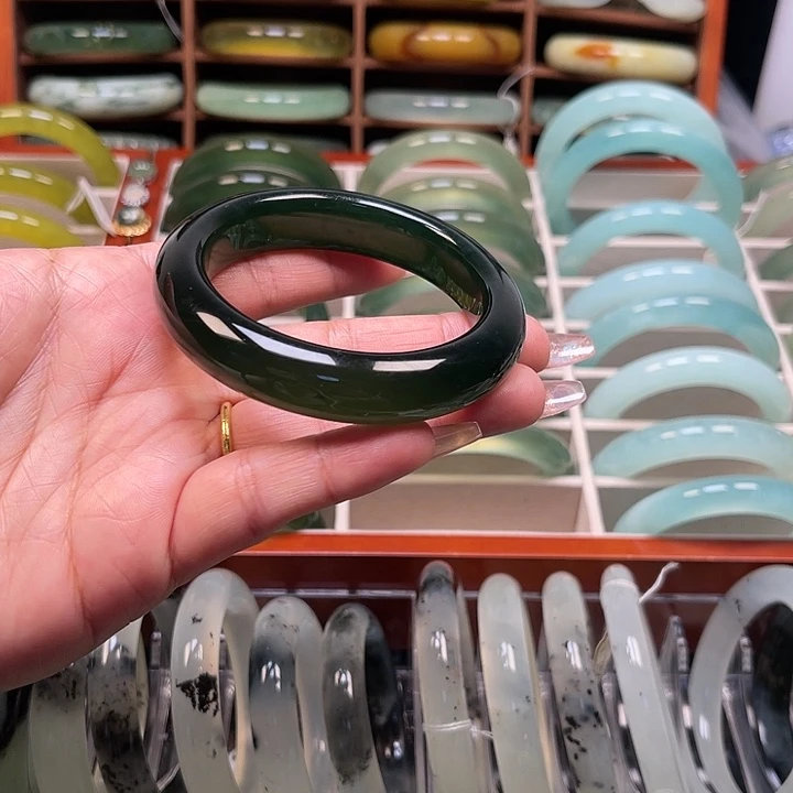 岫玉未镶嵌手镯岫玉