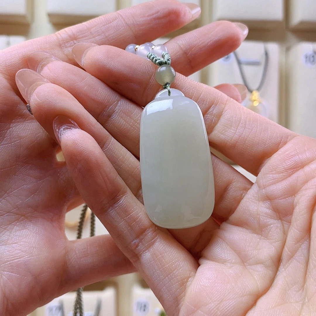 和田玉吊坠(赠链)未镶嵌