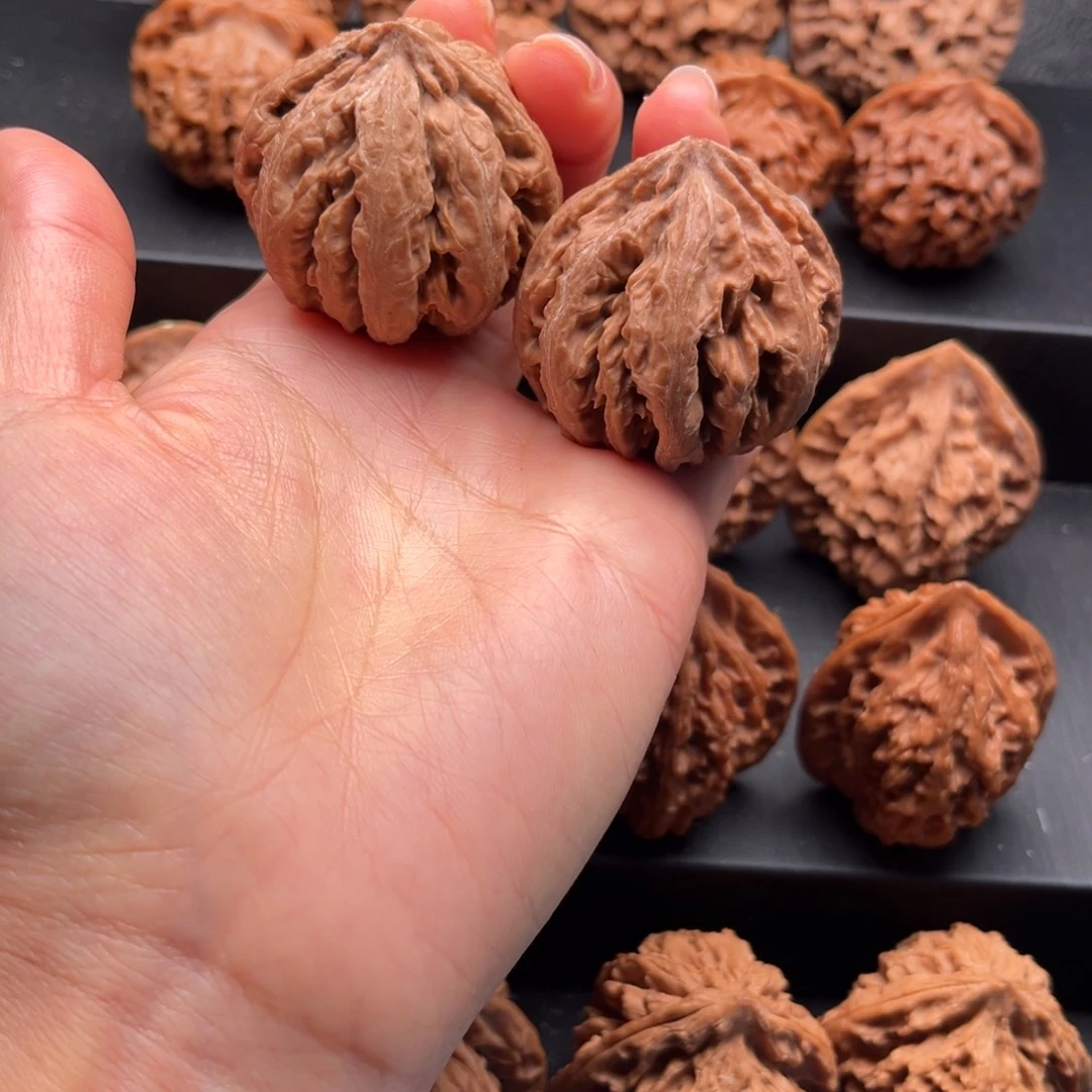 文玩核桃把件灯笼微色差