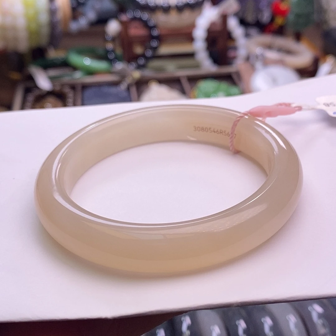 颈饰未镶嵌和田玉熟藕粉手镯56.2圈口