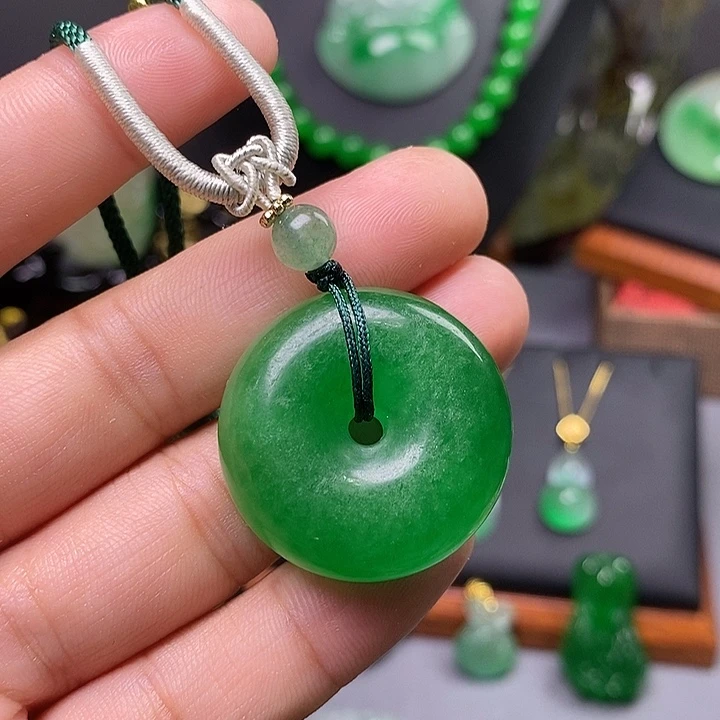 吊坠(赠链)未镶嵌翡翠
