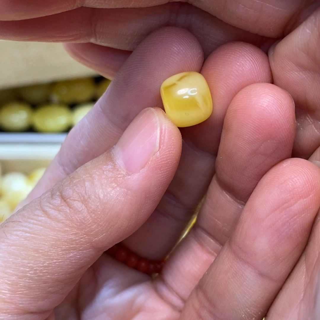 琥珀未镶嵌裸石原矿蜜蜡配珠