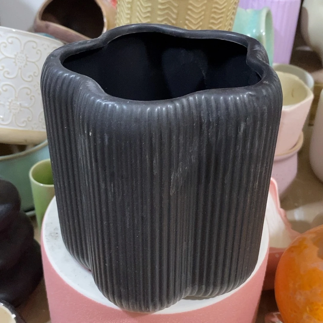 摆件陶盆有孔 瑕疵介意勿拍