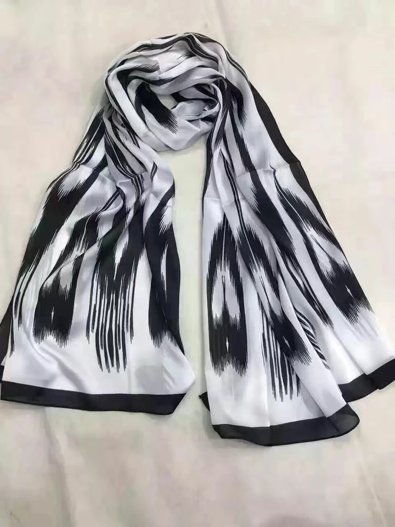 轻职风女民族风成人薄款艾德莱斯丝巾灰色女士黑色格子黑纹