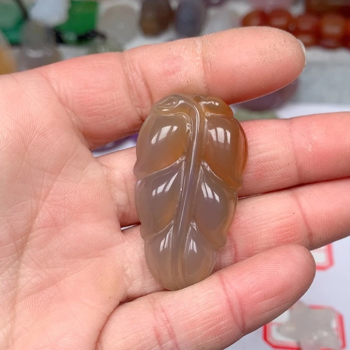 玛瑙/玉髓颈饰未镶嵌小**鱼