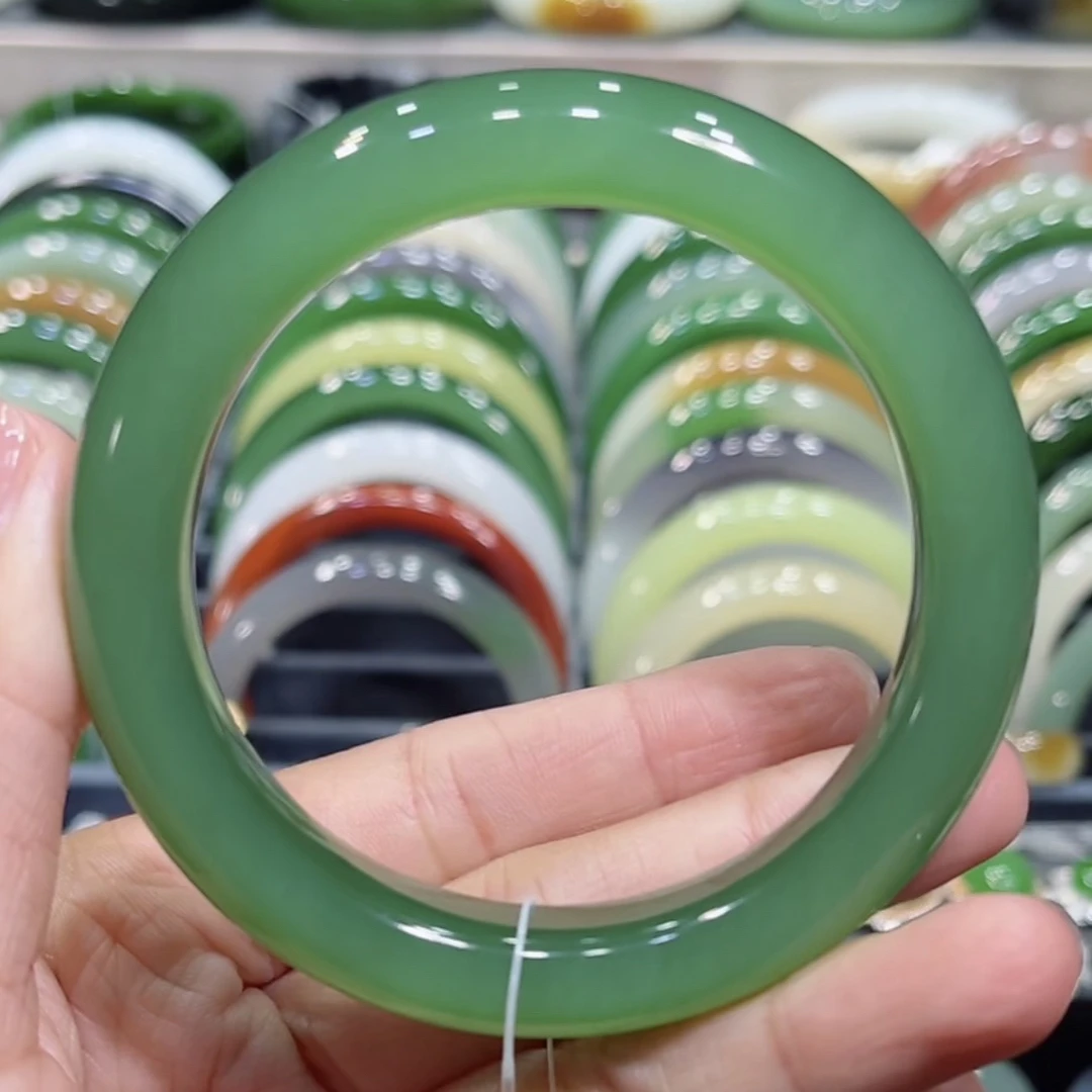 和田玉俄料碧玉起荧光粉绿手镯56-57圈口