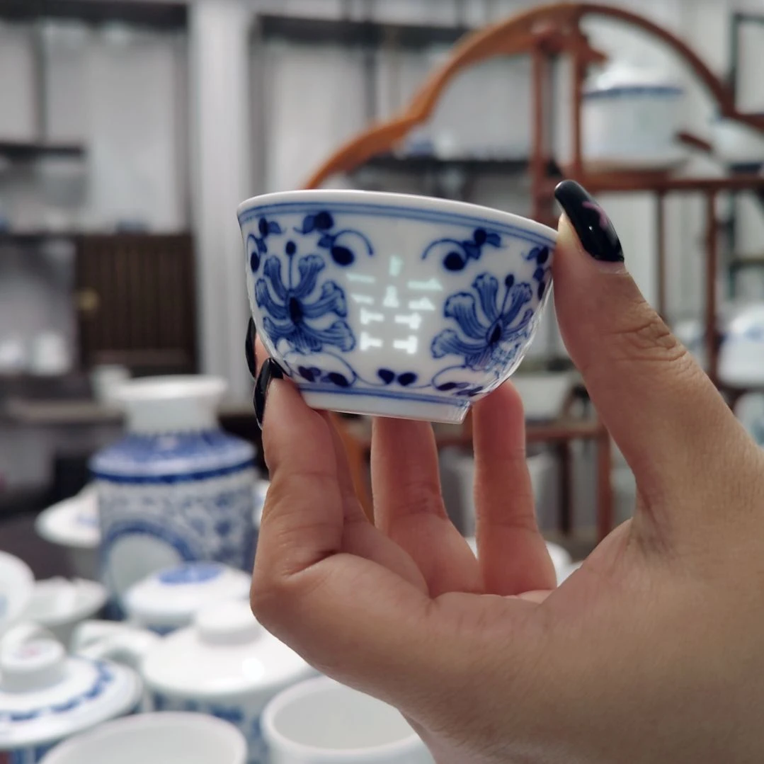 陶瓷手绘吉祥如意小杯一个