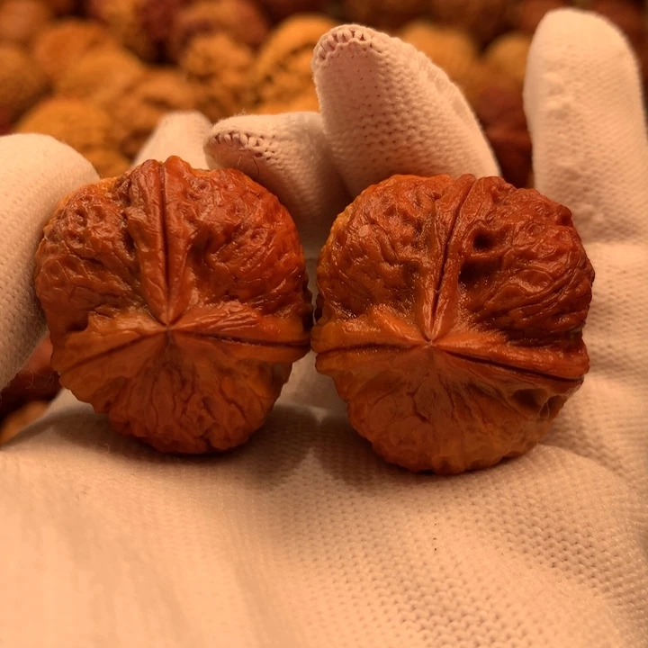 你***啊文玩核桃吊坠50………