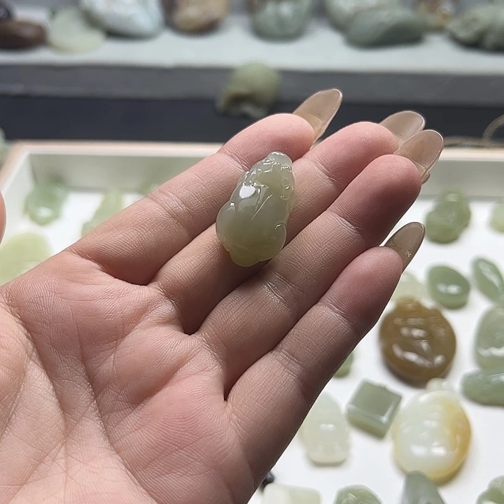 超****颈饰未镶嵌和田玉