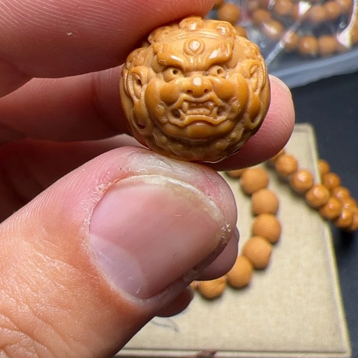 猴头核桃手串卡罗拉