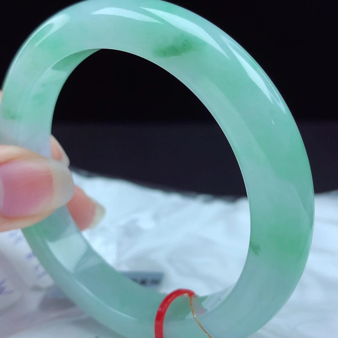 未镶嵌手镯翡翠114682，