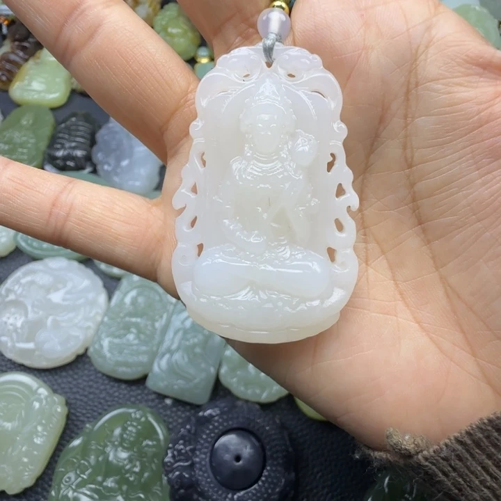 和田玉未镶嵌颈饰