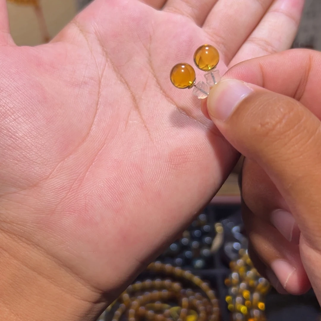 足银镶嵌颈饰琥珀8mm金珀耳钉
