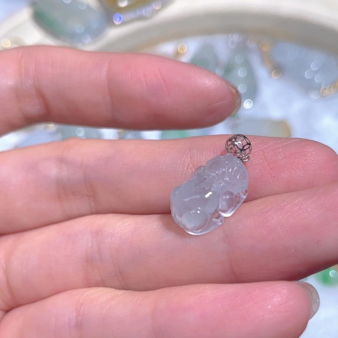 翡翠颈饰18K金镶嵌翡翠