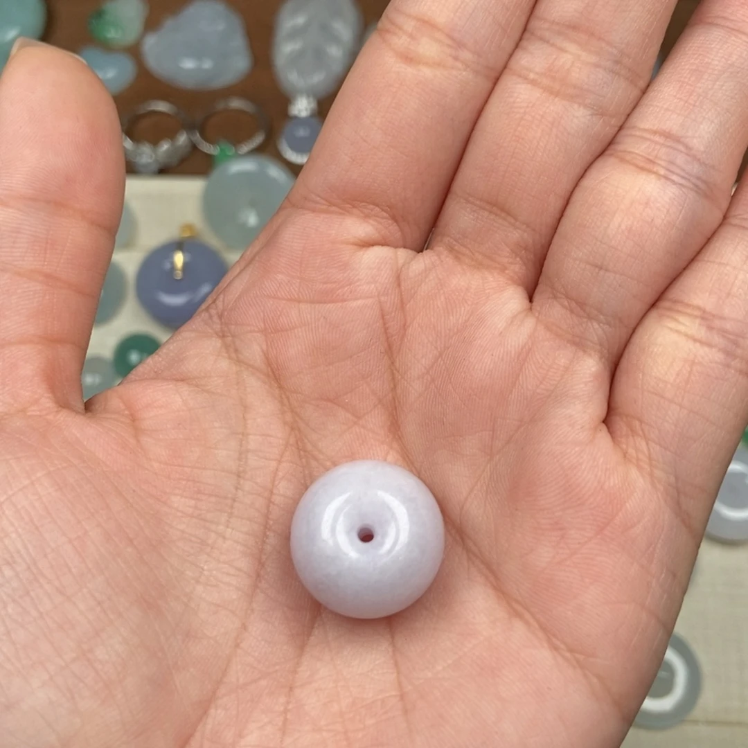 翡翠未镶嵌颈饰平安扣