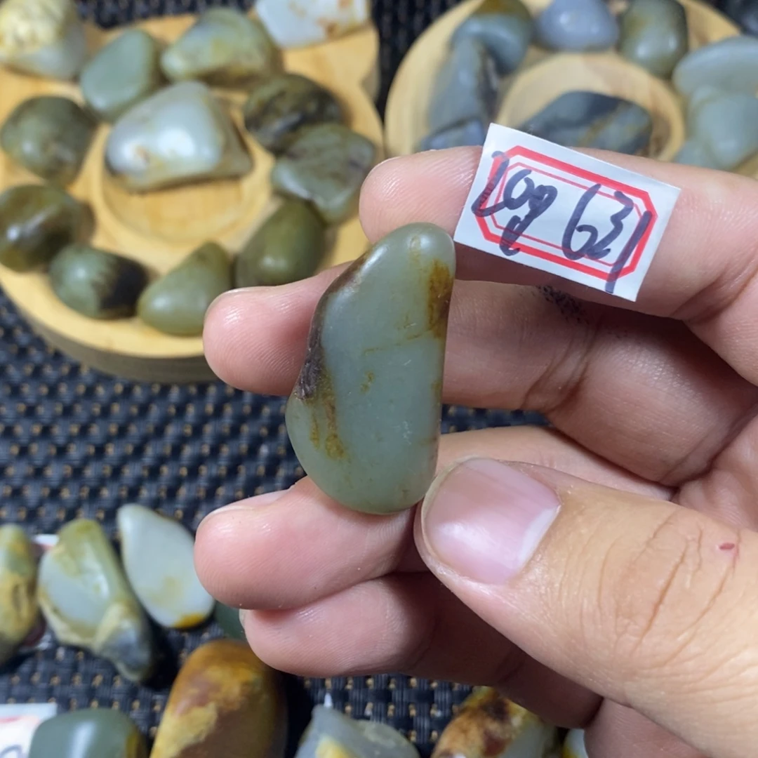 和田玉（糖玉）未镶嵌挂件