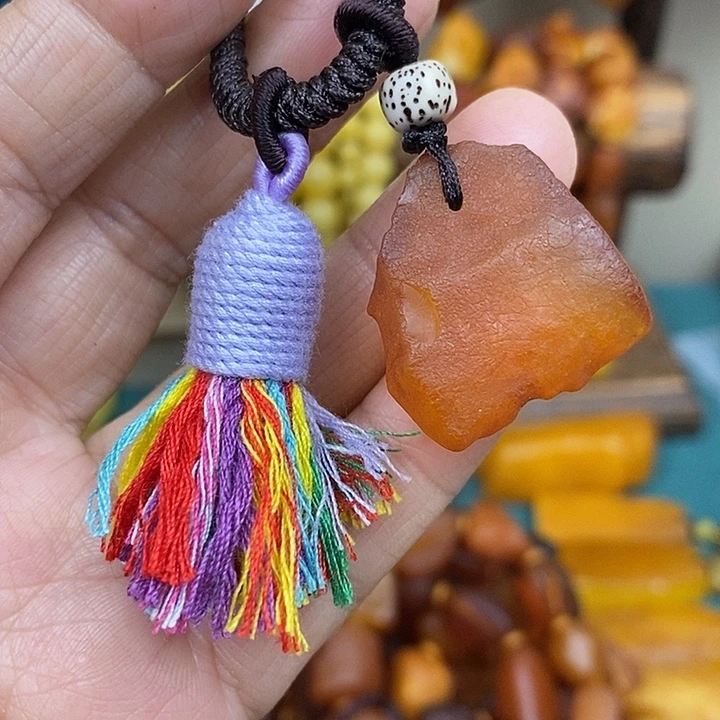 琥珀未镶嵌颈饰钥匙扣