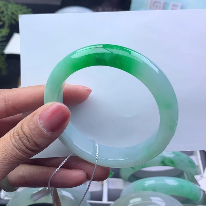翡翠未镶嵌手镯天然翡翠手镯