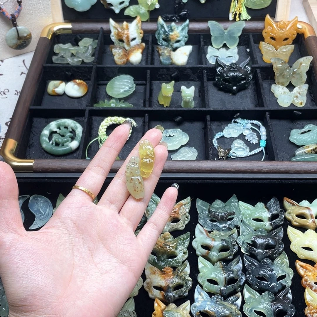 未镶嵌蛇纹石玉颈饰趴趴猫