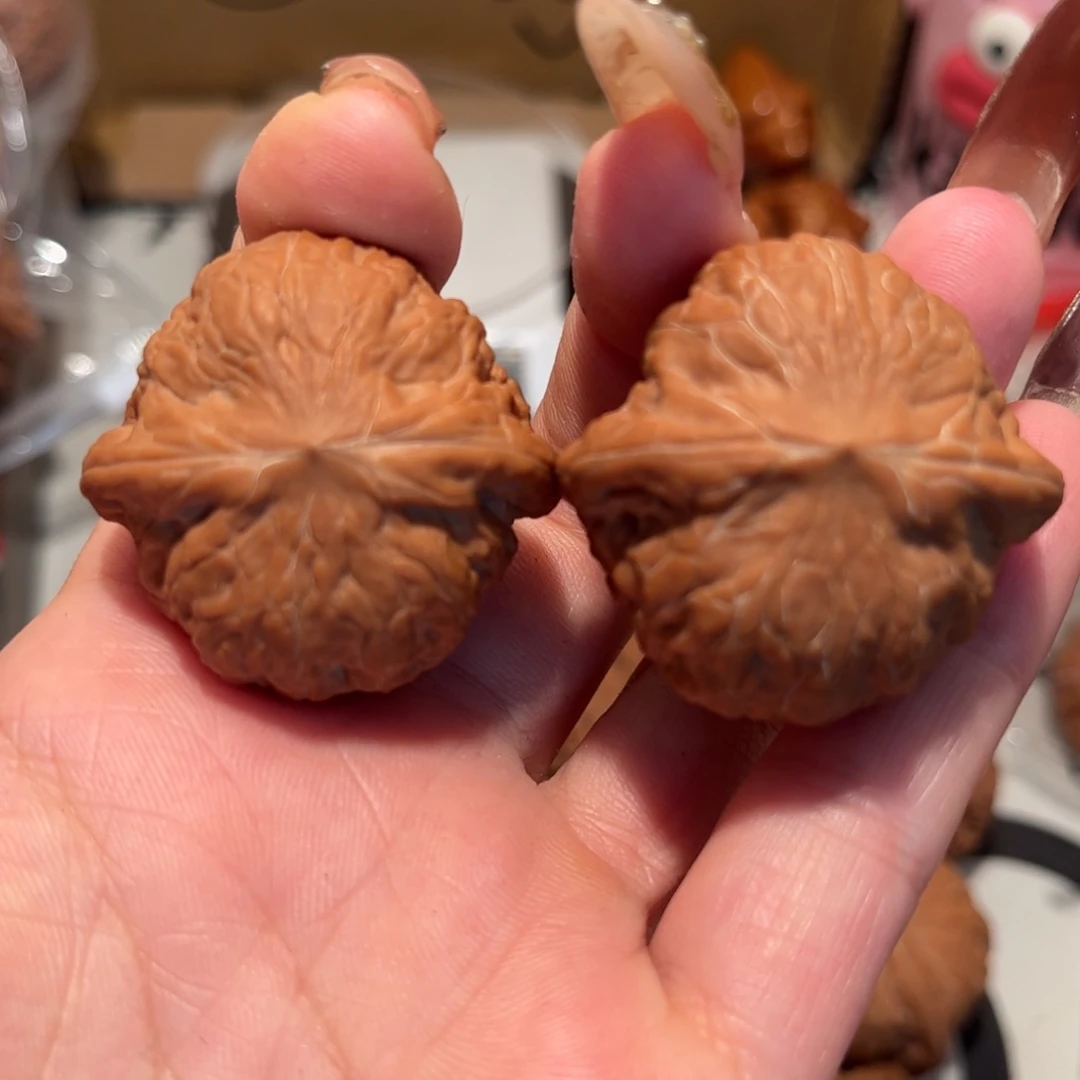 桃核吊坠铁锤妹妹