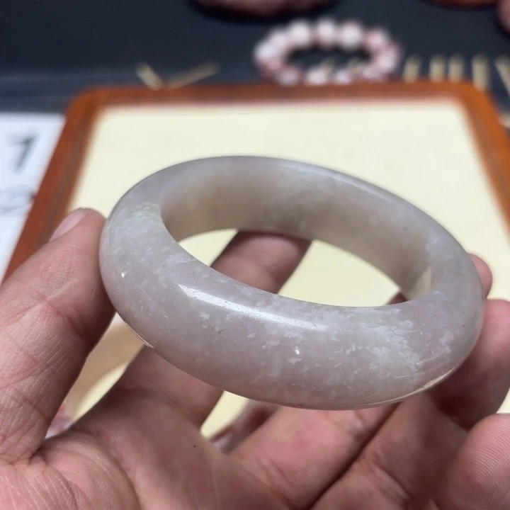 桔***红石英岩玉合金颈饰