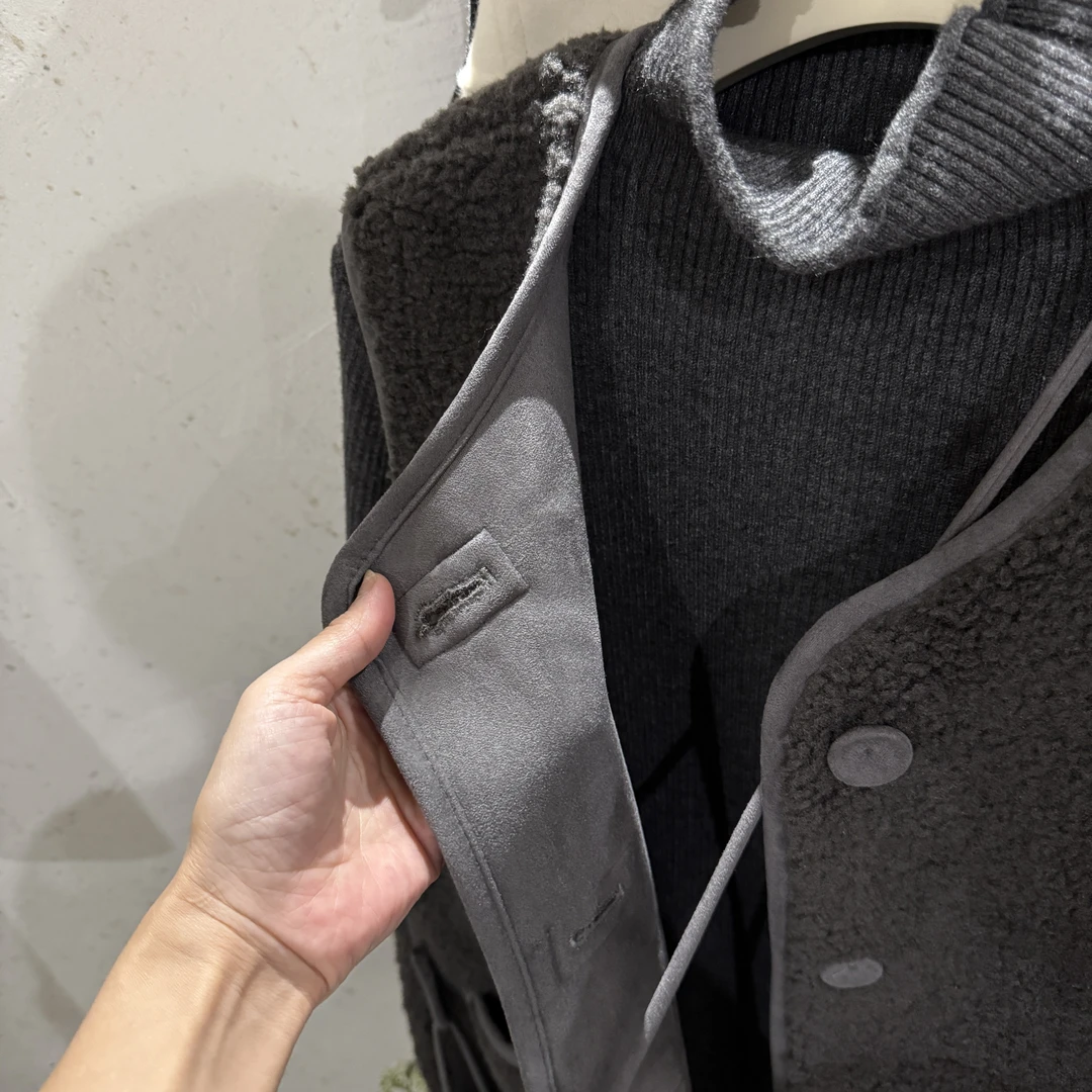 十三行2025秋冬新款皮毛一体羊羔毛马甲配新款时尚洋气百搭女装