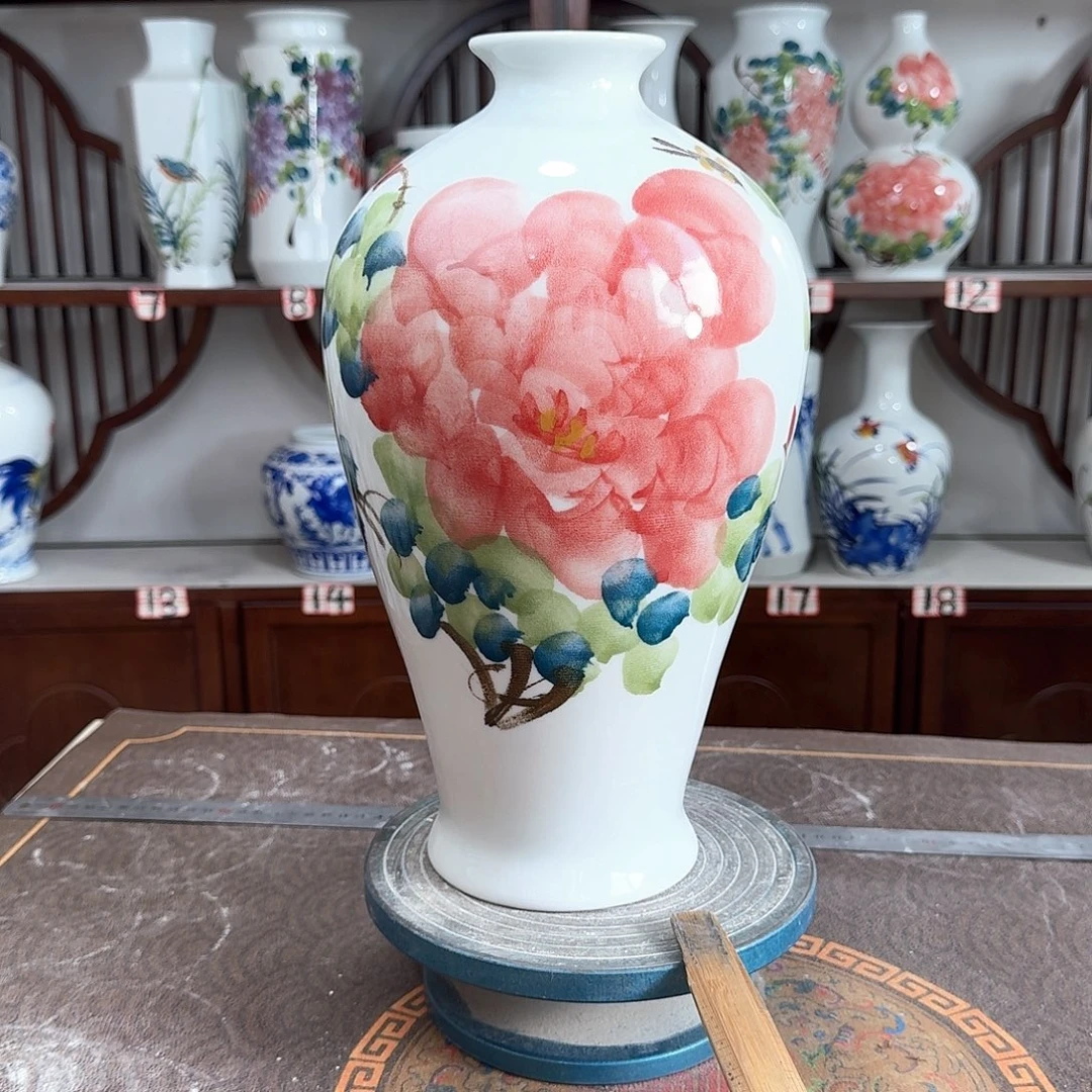 摆件景德镇陶瓷梅红牡花