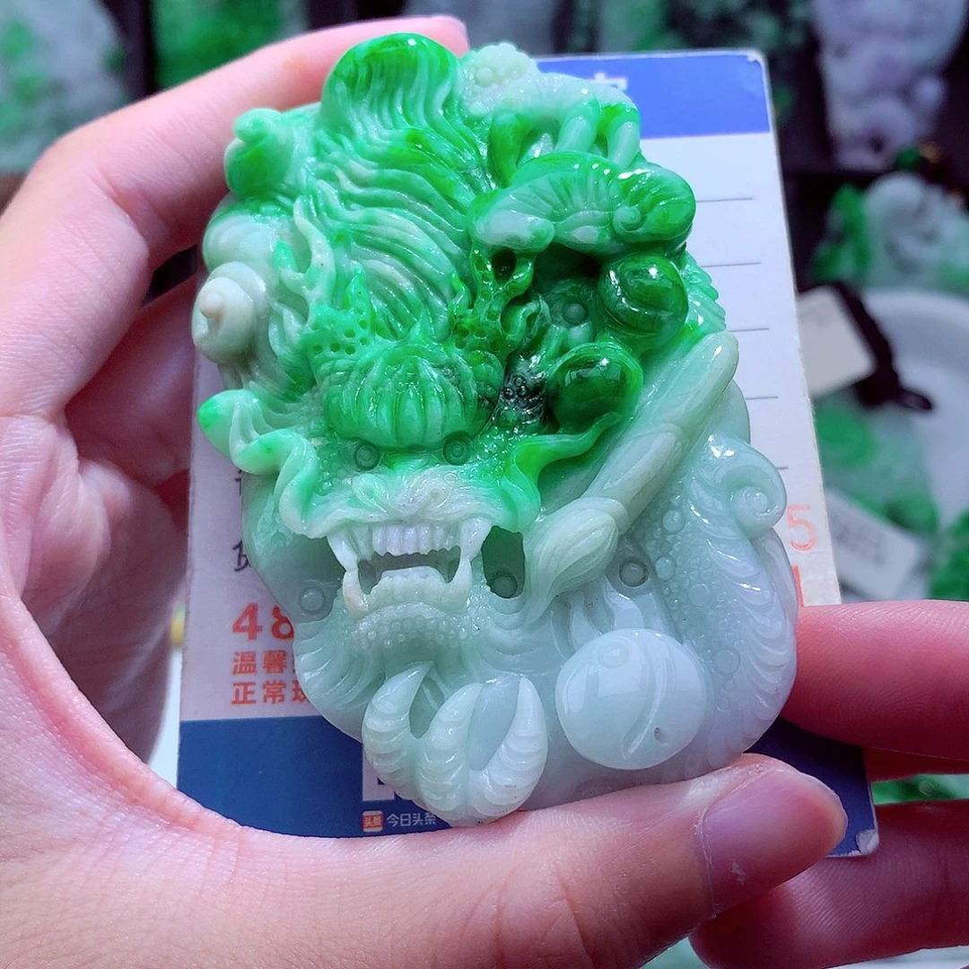 翡翠未镶嵌颈饰王***只天然