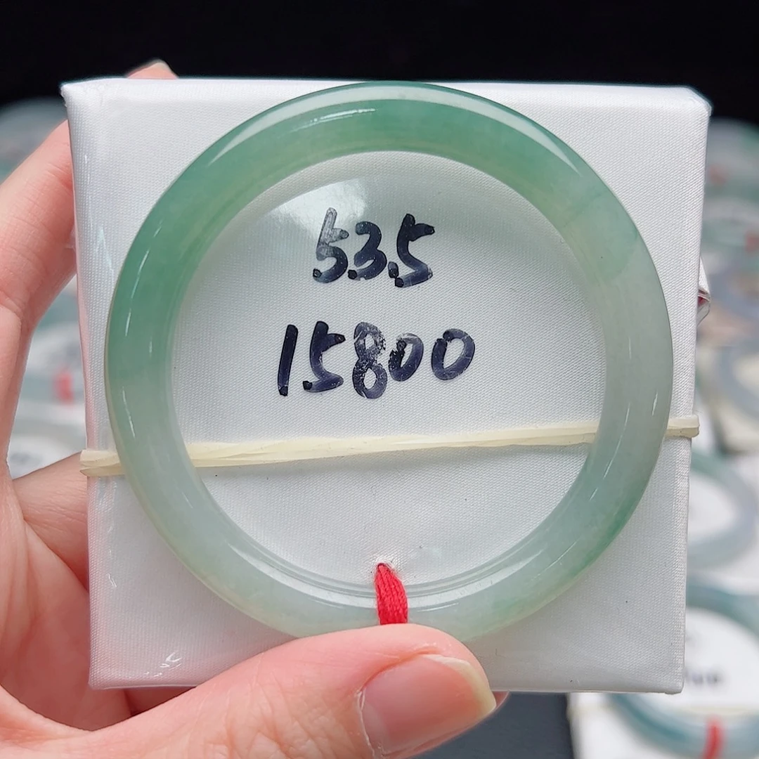 翡翠未镶嵌手镯（圆镯）