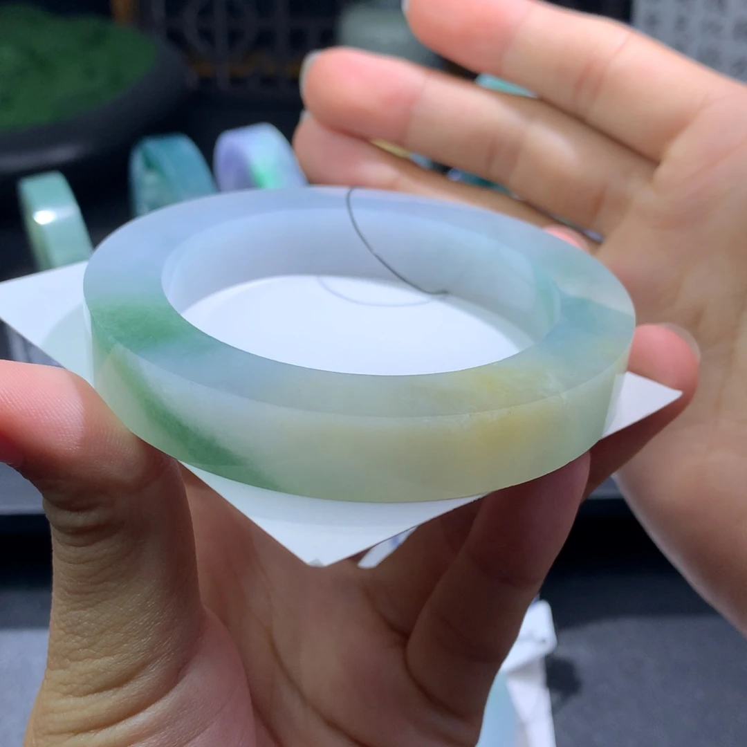 未镶嵌翡翠手镯定制翡翠