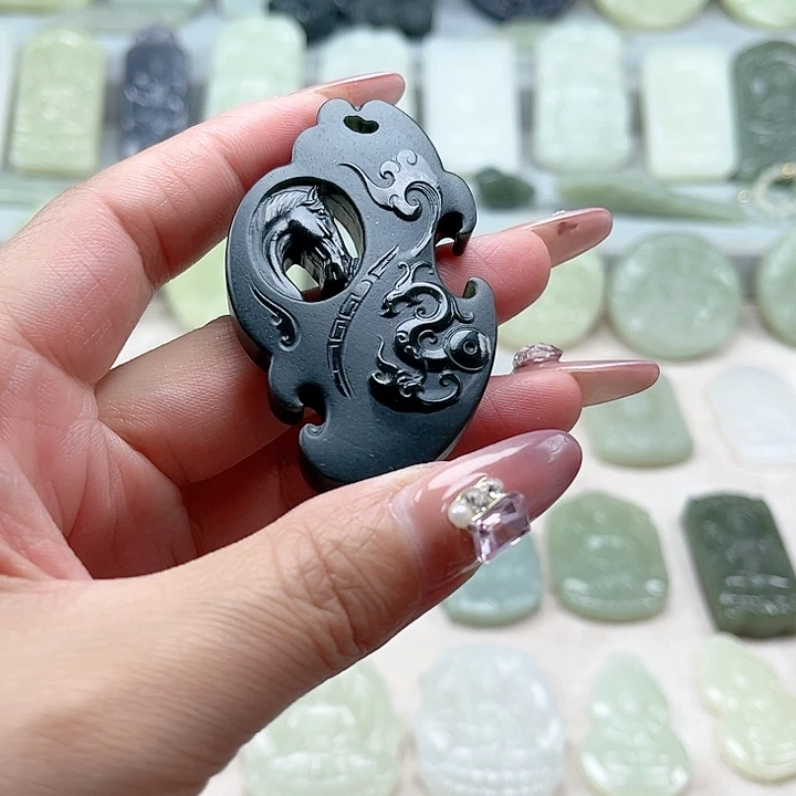 和田玉未镶嵌颈饰