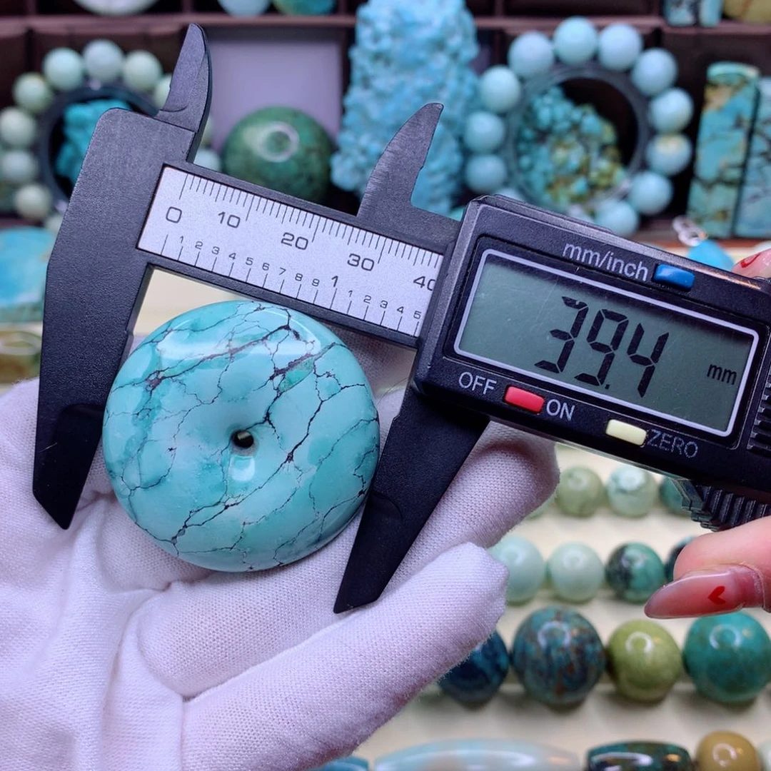 绿松石颈饰未镶嵌