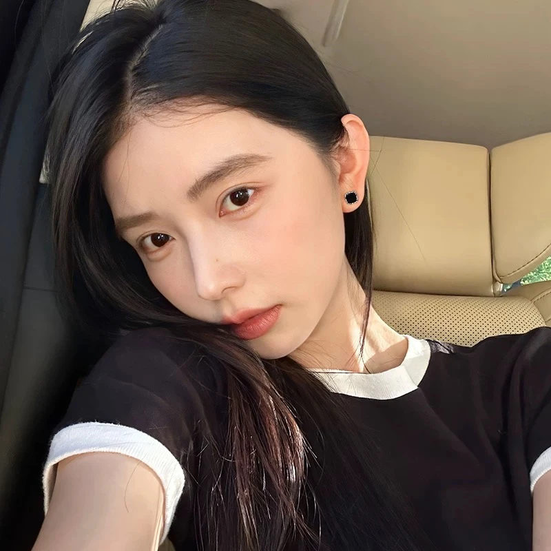 铜合金耳饰 气质丝绒方形耳钉轻奢高级时尚百搭耳环黑色