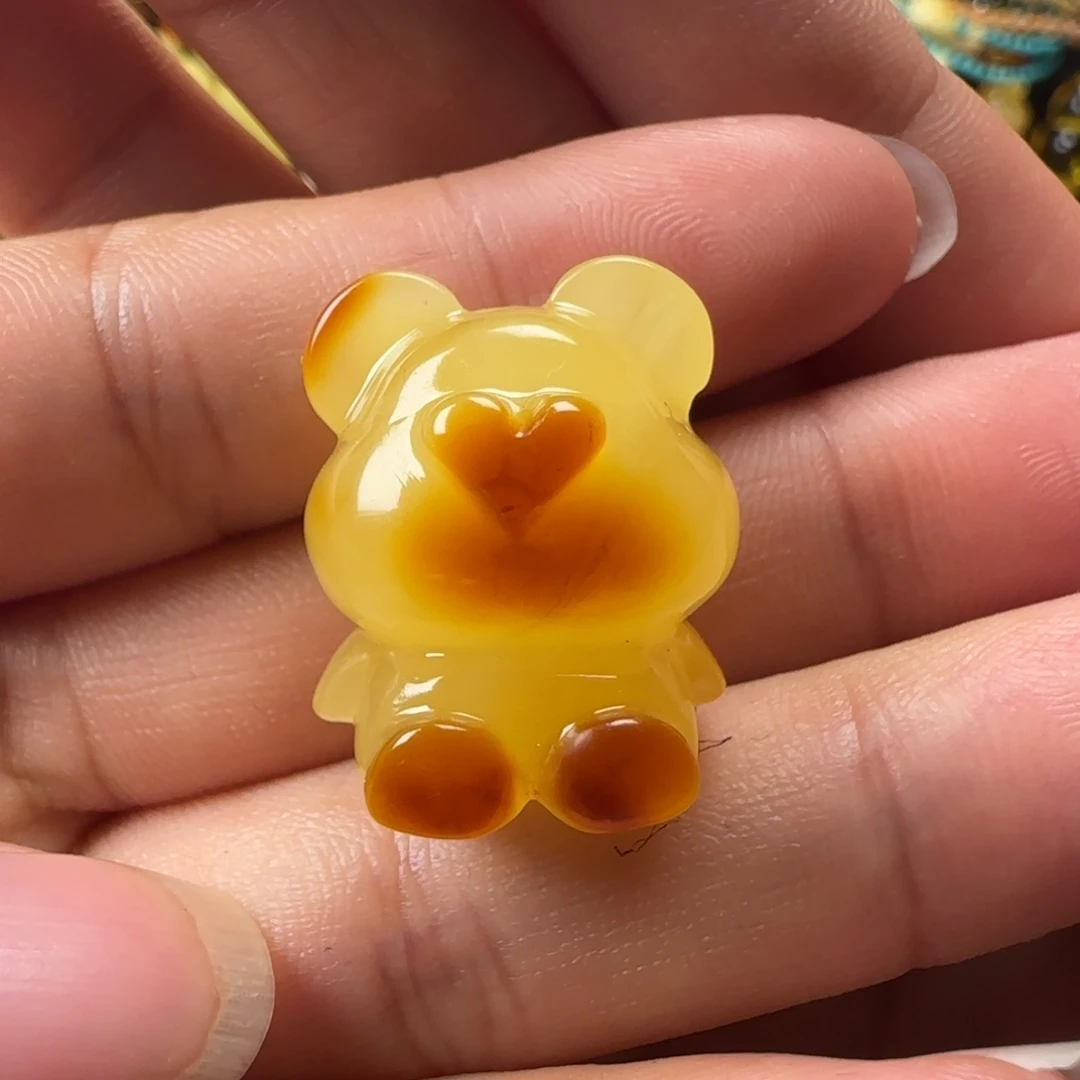 蜜蜡未镶嵌颈饰蜜蜡俏色焦皮料小熊吊坠