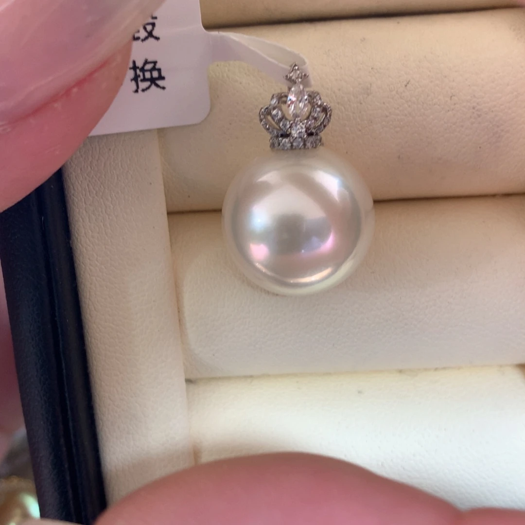 颈饰18K金镶嵌海水珍珠