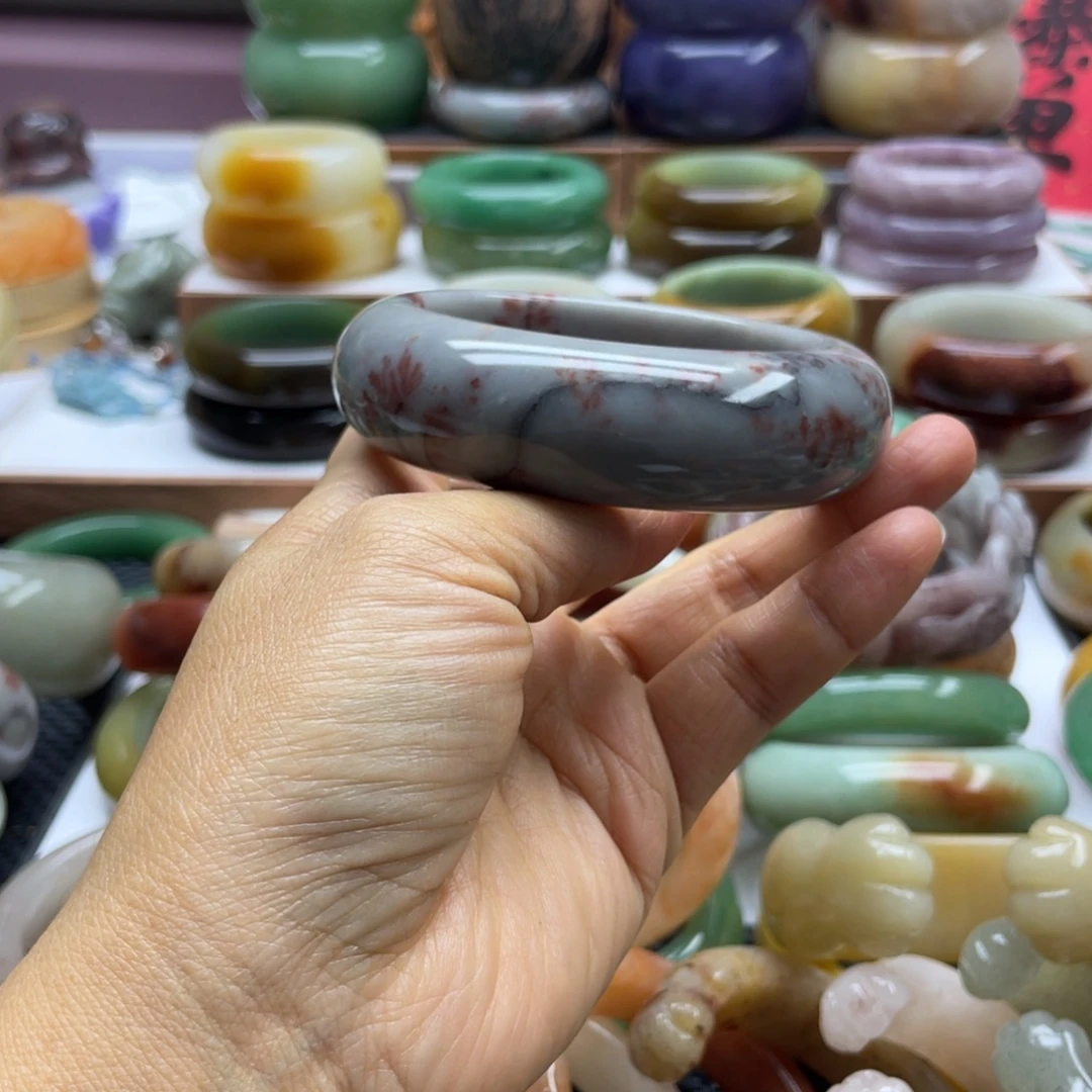 荷***色石英岩玉未镶嵌手镯