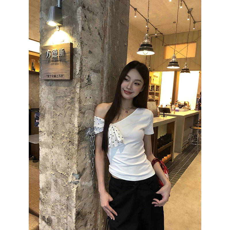 【马吉拉】春夏韩系设计感纯欲风蝴蝶结白色波点斜肩T恤251N1319