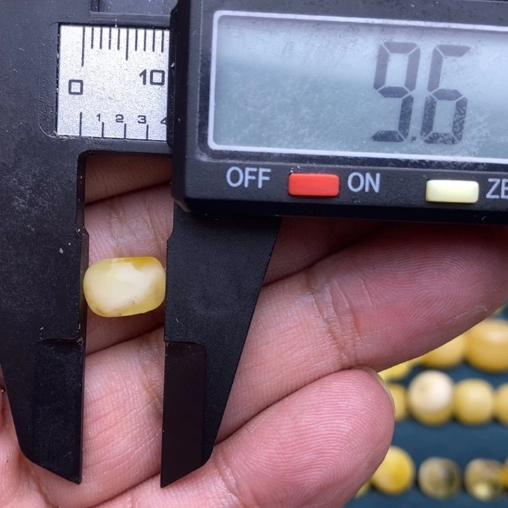 琥珀未镶嵌裸石28号9.5*6.7微瑕