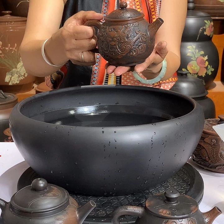 建水紫陶锤纹龙浮雕仿古壶