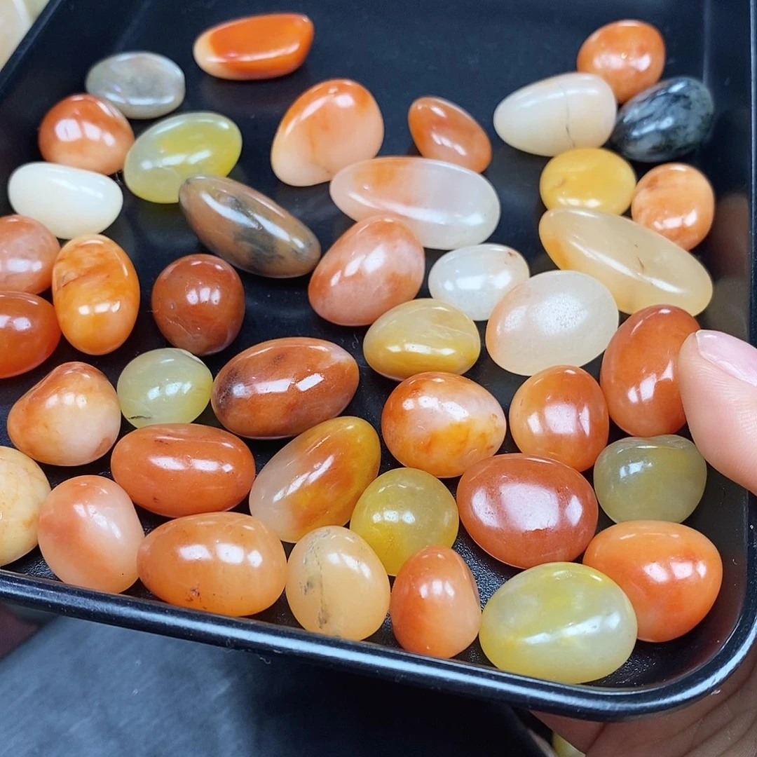 石英质玉（黄龙玉）颈饰未镶嵌